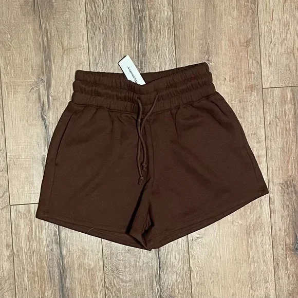 Mid Rise Boyfriend Short Chocolate Brown